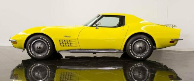 1972 Yellow Chevrolet Corvette Coupe