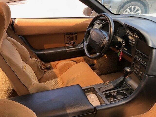 1990 White Chevrolet Corvette Coupe