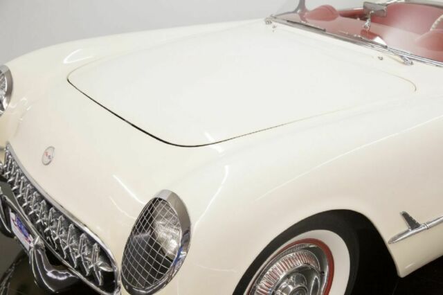 1954 White Chevrolet Corvette --