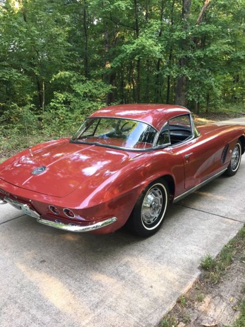 1962 HONDURAS MAROON Chevrolet Corvette Convertible