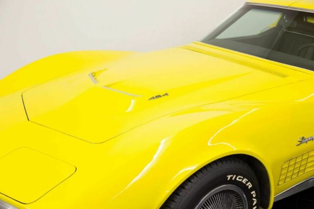 1972 Yellow Chevrolet Corvette --
