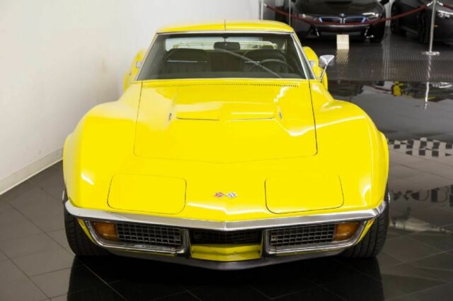 1972 Yellow Chevrolet Corvette --