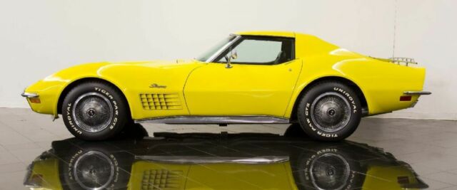 1972 Yellow Chevrolet Corvette --