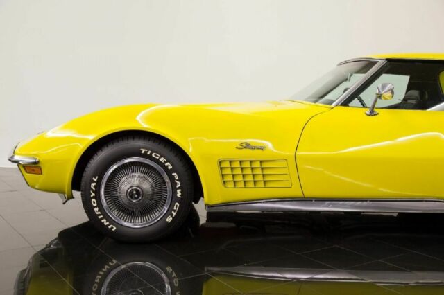 1972 Yellow Chevrolet Corvette --