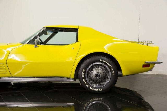 1972 Yellow Chevrolet Corvette --