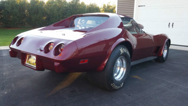 1975 Burgundy Chevrolet Corvette Coupe