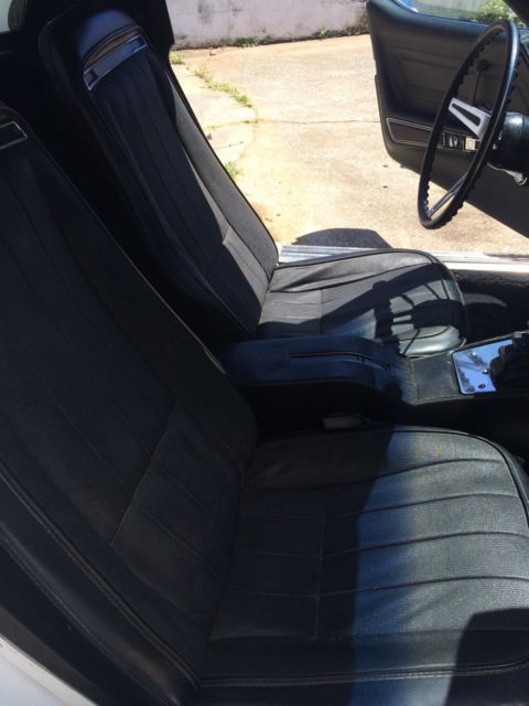 1974 White Chevrolet Corvette T-Top