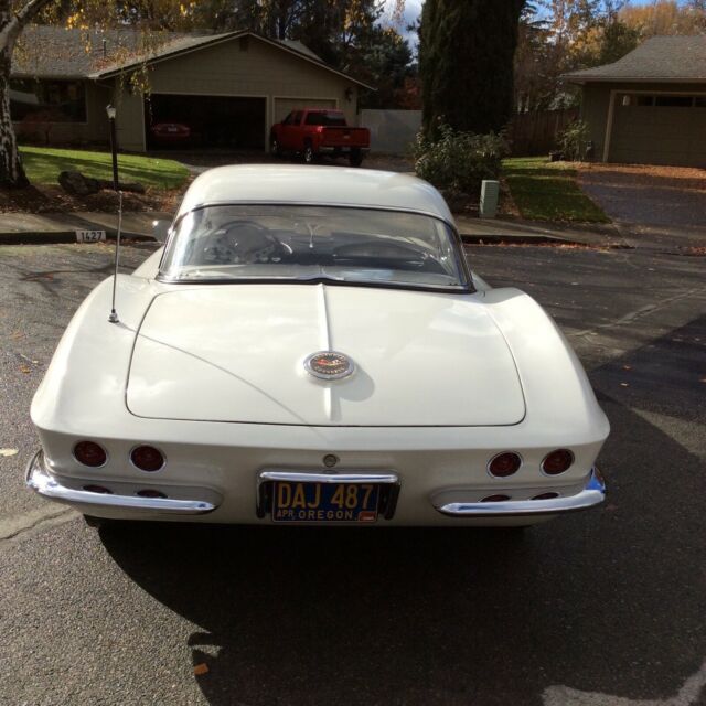 1962 ermine white Chevrolet Corvette Convertible