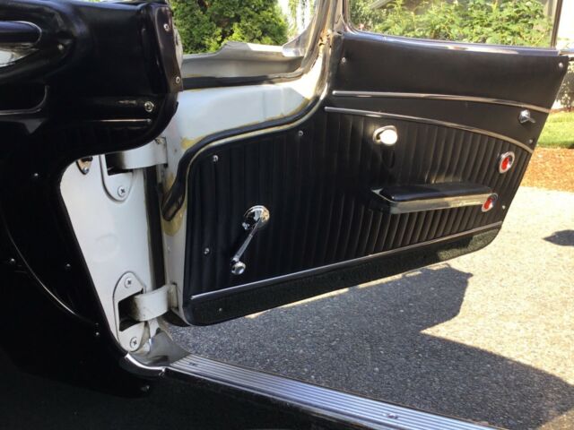 1962 ermine white Chevrolet Corvette Convertible