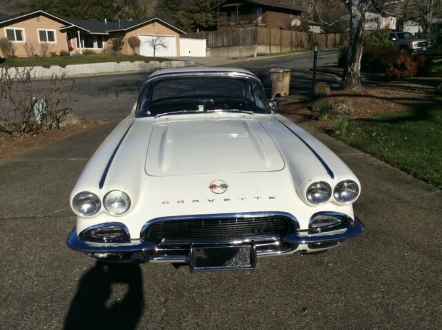 1962 ermine white Chevrolet Corvette Convertible