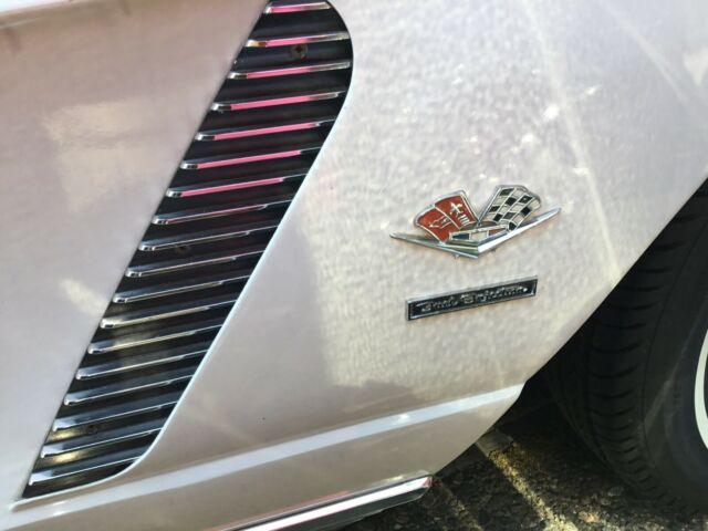 1962 ermine white Chevrolet Corvette Convertible