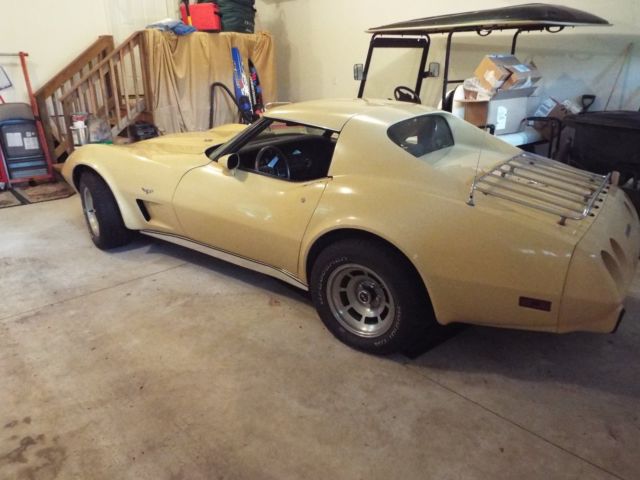 1977 Tan Chevrolet Corvette Coupe