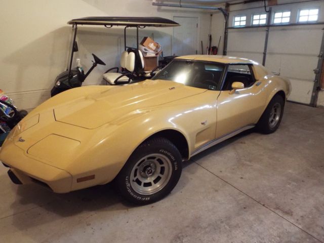 1977 Tan Chevrolet Corvette Coupe