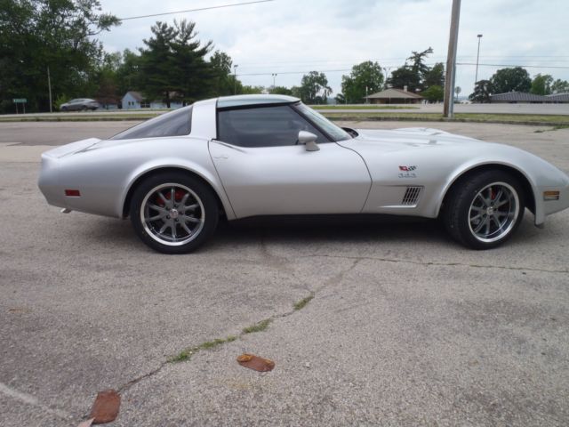 1982 Silver Chevrolet Corvette