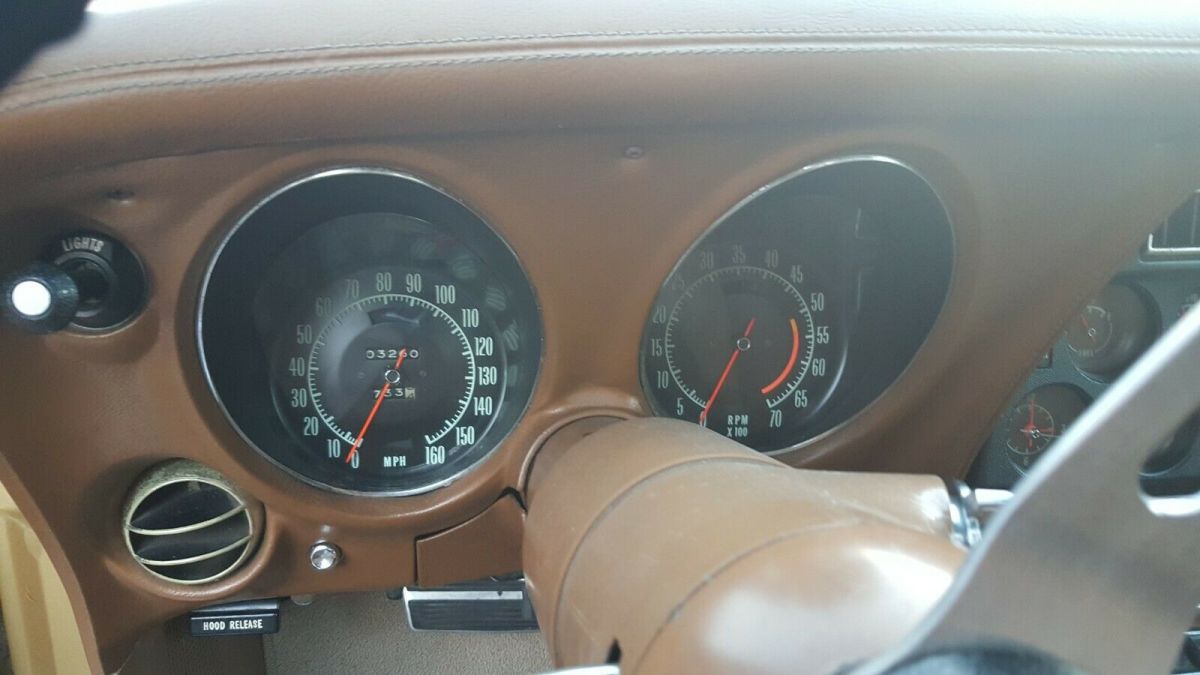 1972 Gold Chevrolet Corvette Coupe