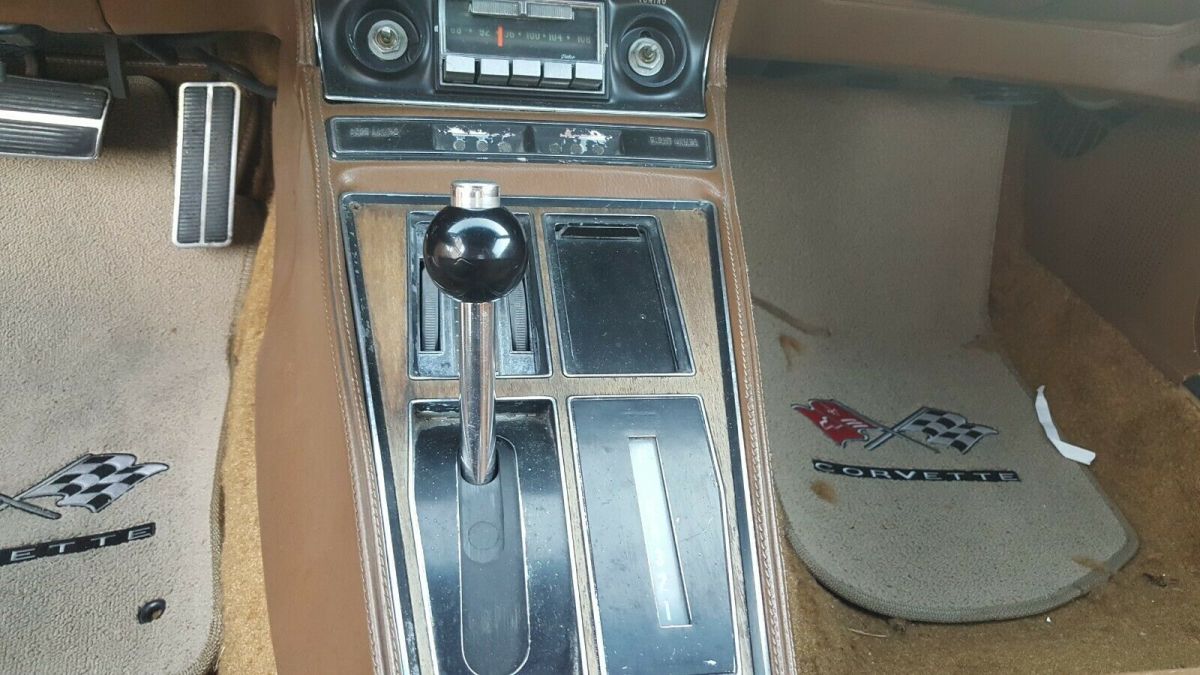 1972 Gold Chevrolet Corvette Coupe