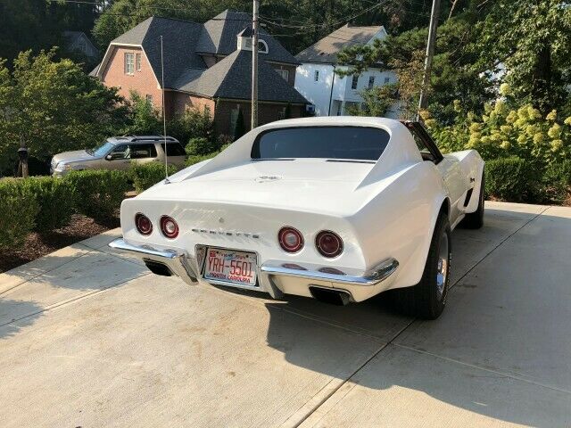 1973 White Chevrolet Corvette