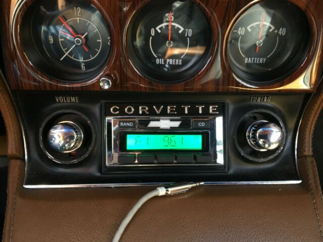 1973 White Chevrolet Corvette