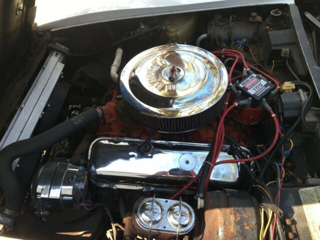 1973 White Chevrolet Corvette