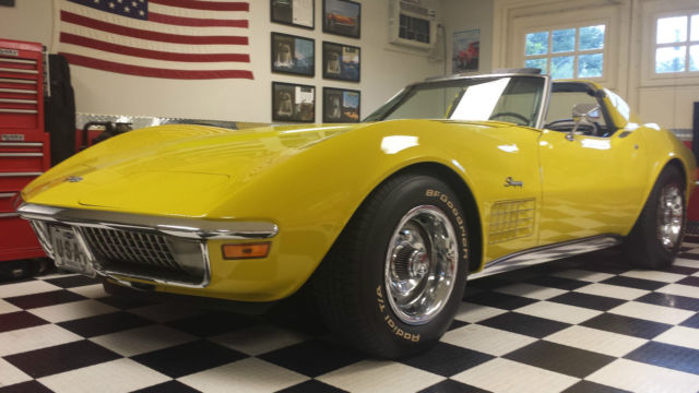 1971 Sunflower Yellow Chevrolet Corvette Coupe (T-Tops)