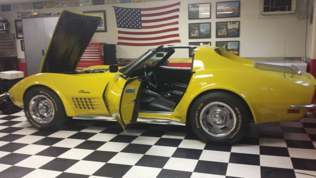 1971 Sunflower Yellow Chevrolet Corvette Coupe (T-Tops)