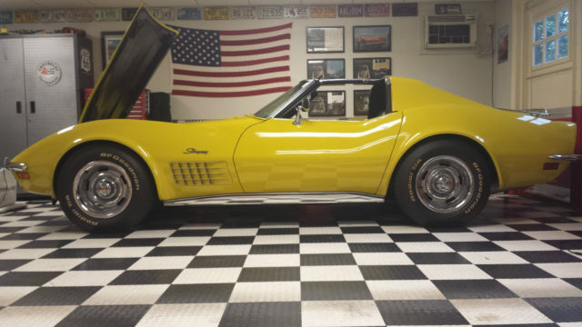 1971 Sunflower Yellow Chevrolet Corvette Coupe (T-Tops)