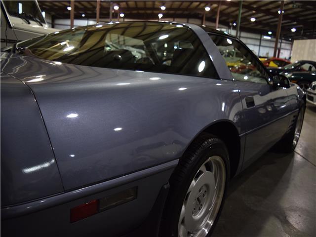 1991 Blue Chevrolet Corvette --