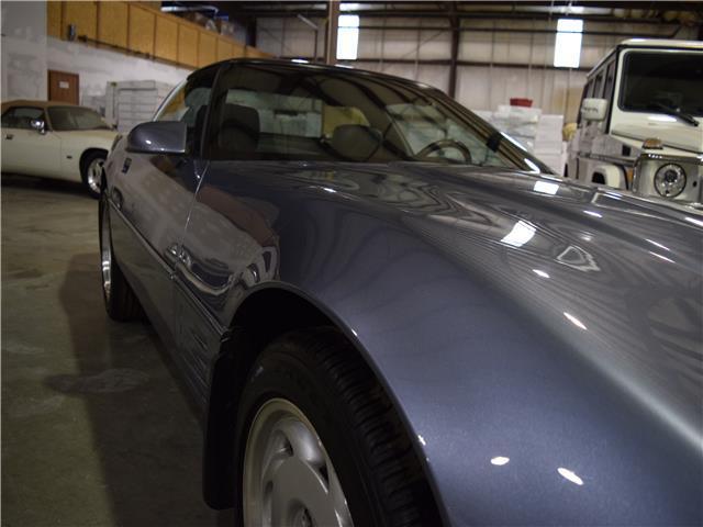 1991 Blue Chevrolet Corvette --