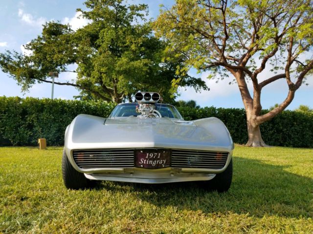 1971 Silver Chevrolet Corvette Coupe