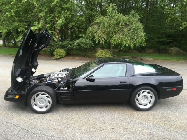 1991 Burgundy Chevrolet Corvette Coupe