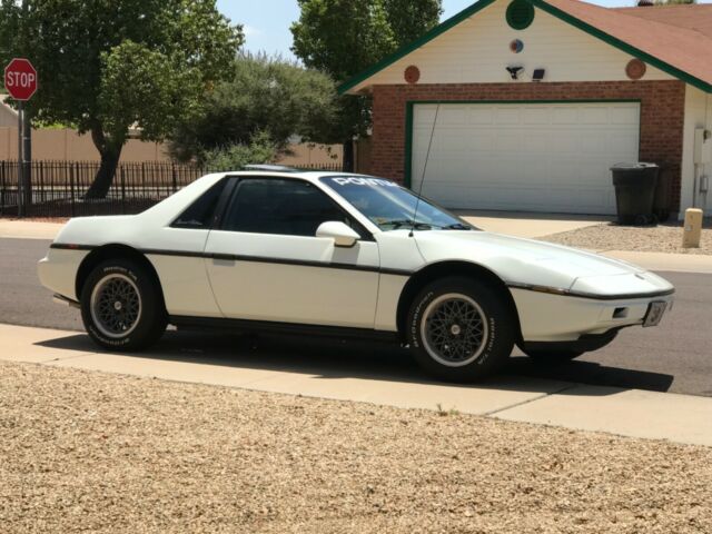 1985 White Pontiac Fiero Coupe