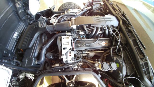 1989 White Chevrolet Corvette Coupe