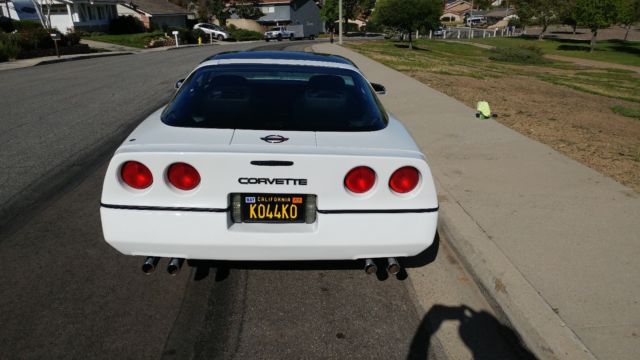 1989 White Chevrolet Corvette Coupe