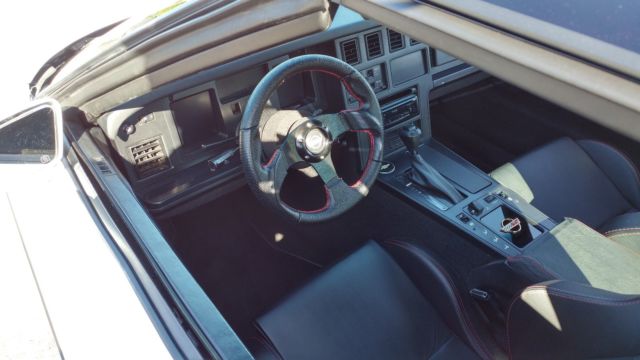 1989 White Chevrolet Corvette Coupe