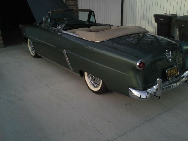 1952 Green Ford Sunliner Convertible