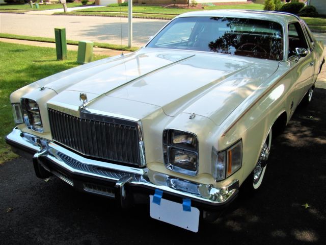 1979 White Chrysler Cordoba Coupe
