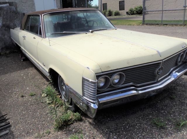 1968 Yellow Chrysler Imperial Coupe