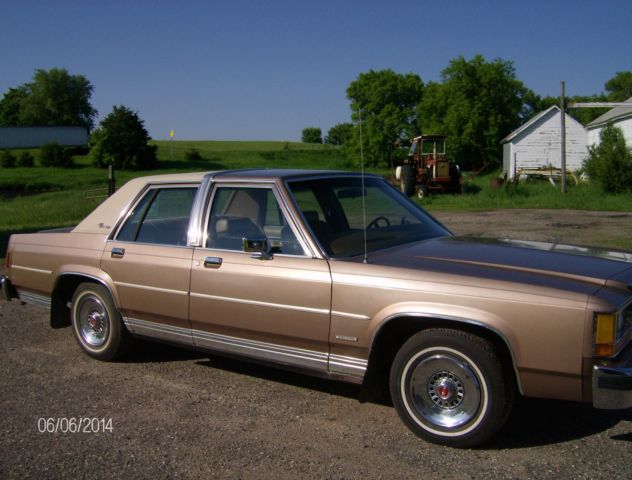 1980 Brown Ford Crown Victoria