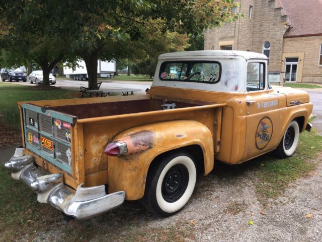 1960 Custom Ford F-100 Pickup (Truck)