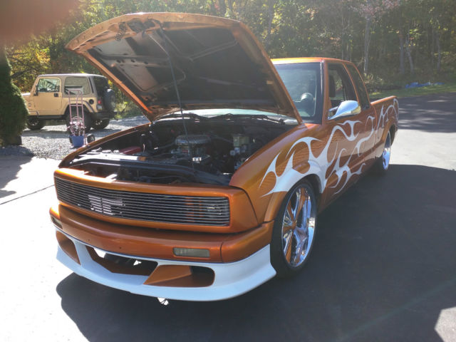1994 Orange Chevrolet S-10 Extended Cab Pickup