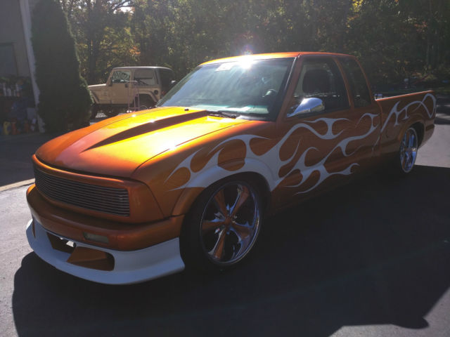 1994 Orange Chevrolet S-10 Extended Cab Pickup