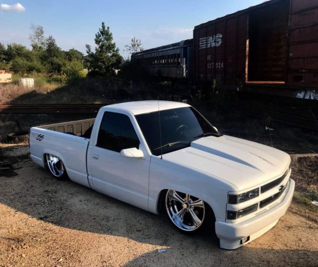 1990 White Chevrolet Silverado 1500 Standard Cab Pickup