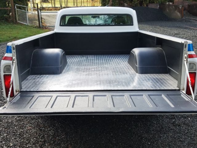 1970 White Chevrolet C-10 longbed