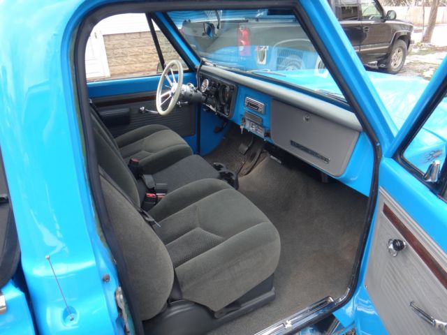 1970 Blue Chevrolet C-10 Standard Cab Pickup