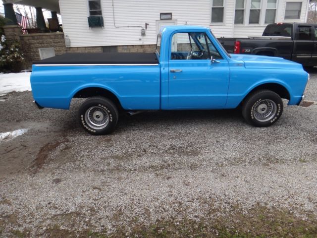 1970 Blue Chevrolet C-10 Standard Cab Pickup
