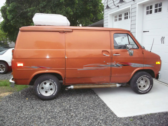 1985 Orange Chevrolet G10