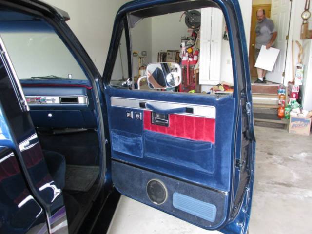 1983 Black Sapphire Metallic with Blue Pearl Chevrolet Silverado 1500 8 foot bed