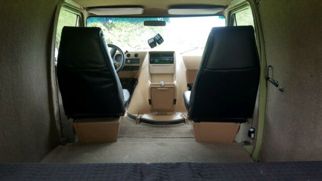 1991 Green Chevrolet G20 Van Short body