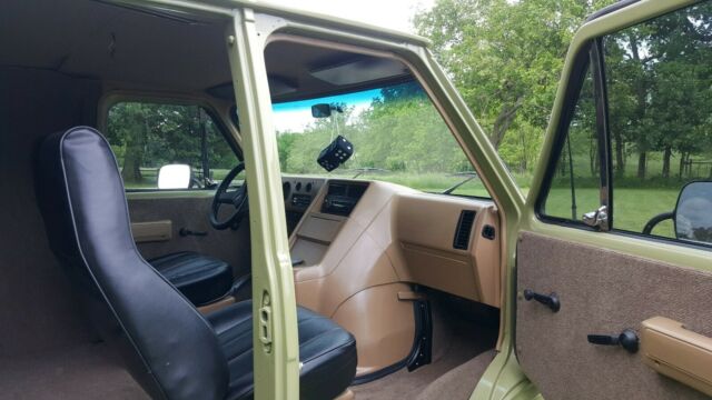 1991 Green Chevrolet G20 Van Short body