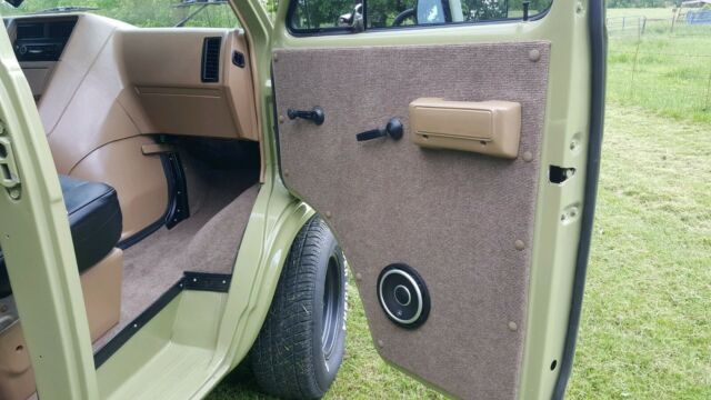 1991 Green Chevrolet G20 Van Short body